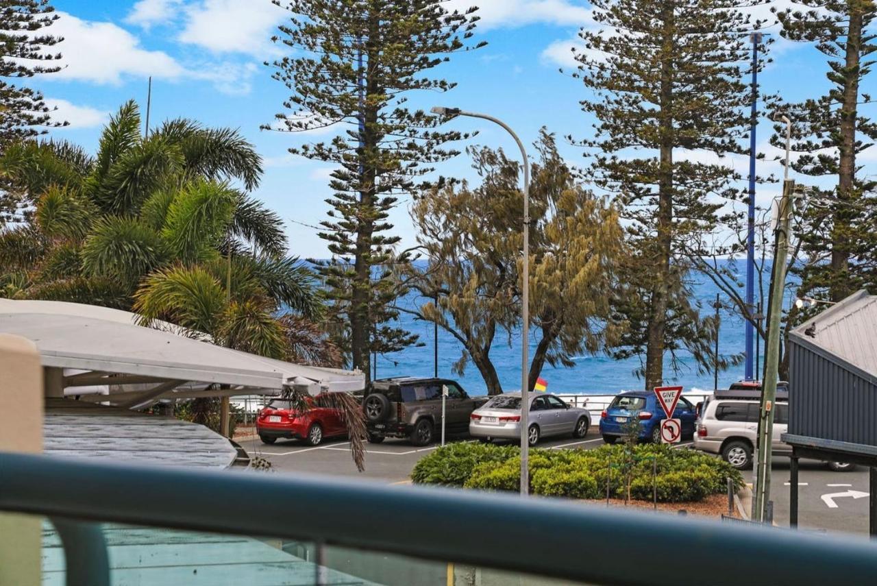 Mooloolaba Beachfront: Superior Resort Apartment Екстер'єр фото